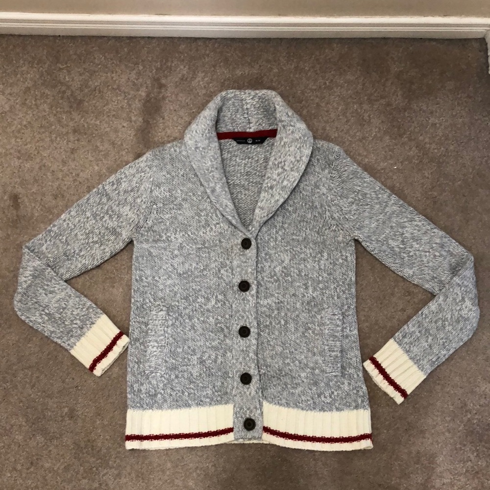 Amnesia | Gray Roots Style Cabin Sweater - Picture 3 of 8